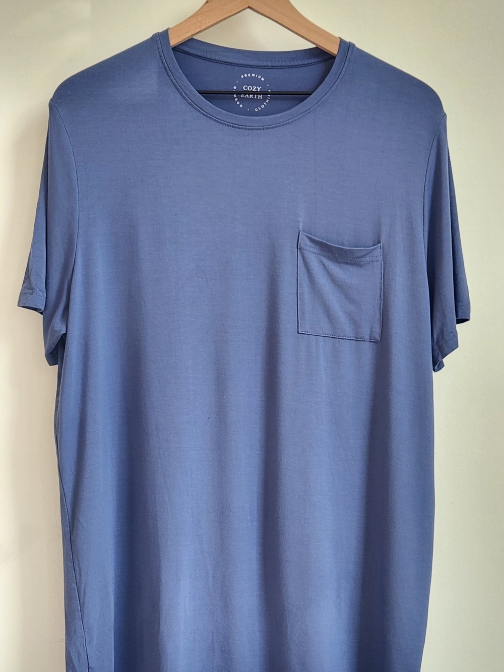 Cozy Earth Men’s Short Sleeve Pocket Tee Size L Dusty Blue Lounge Luxury Basic